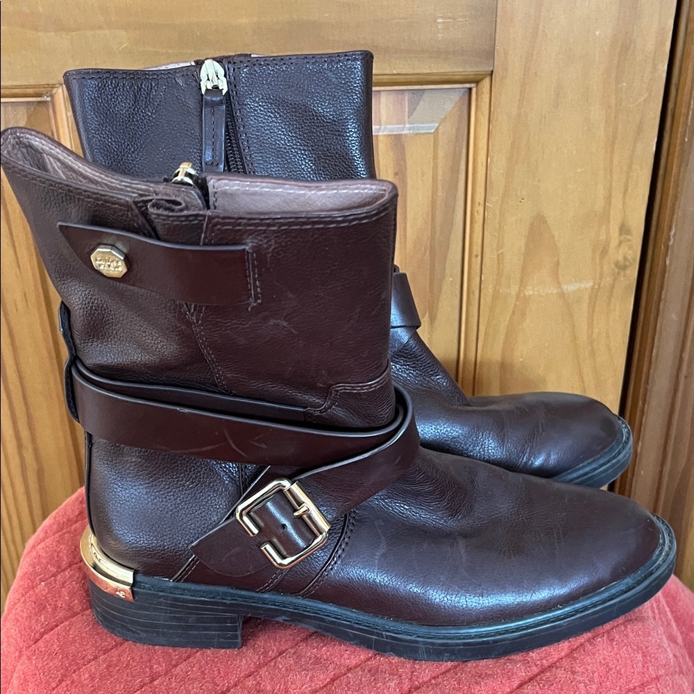 Women’s Louise et Cie Tandy boots
7 1/2 M 
Very good to exc condition